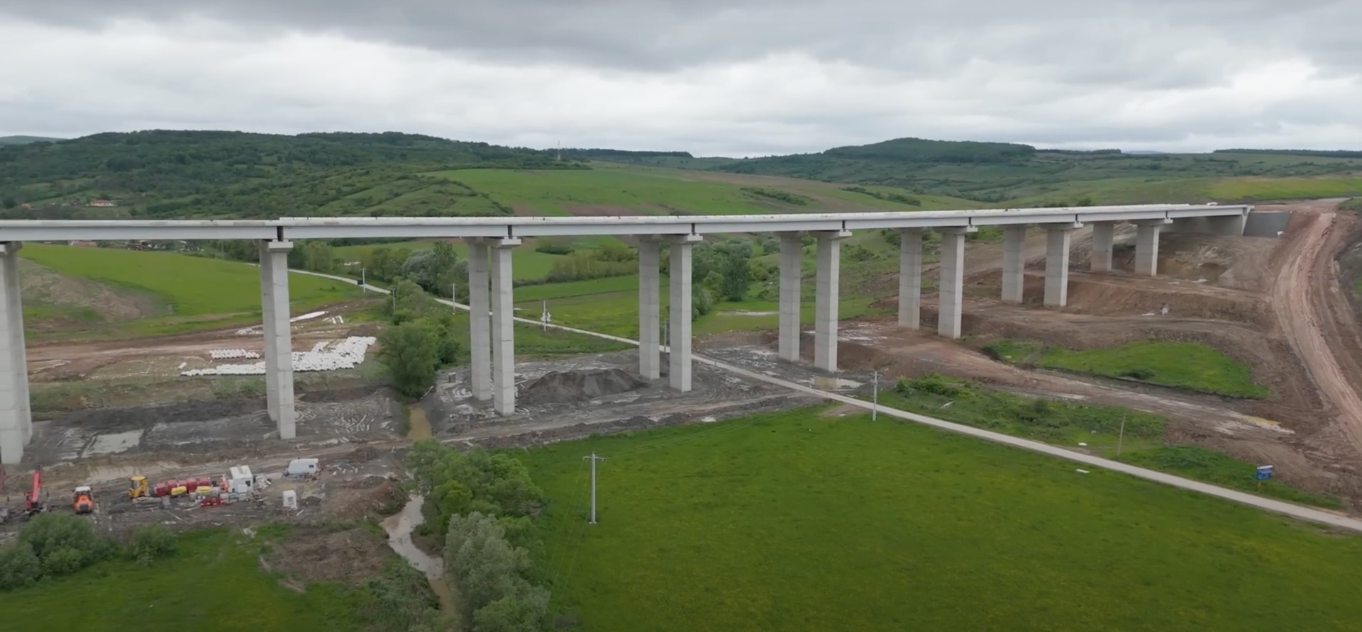 Autostrada Transilvania. Tronsonul Poarta Sălajului – Nădășelu, scos din PNRR, va fi transferat pe Programul Transporturi / Peste 300 de milioane de lei vor intra în conturile constructorilor...